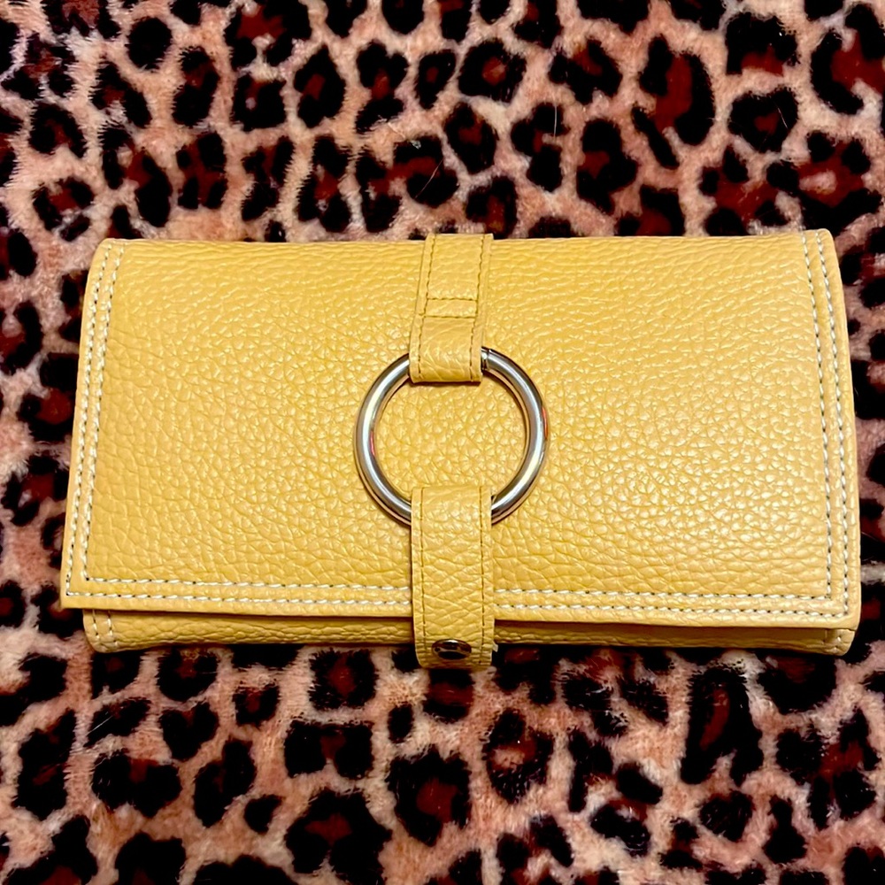 Travel makeup or jewelry wallet/keeper
